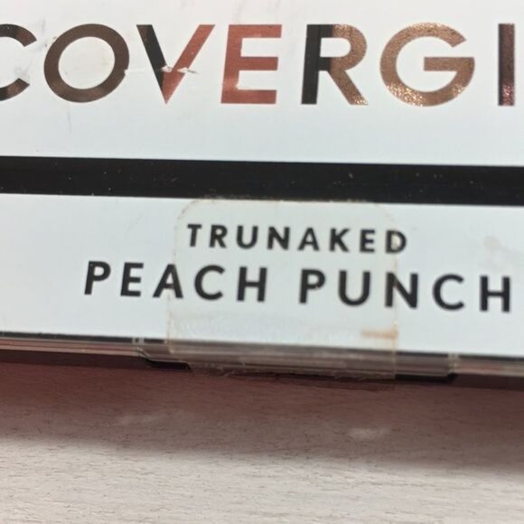 Covergirl Eyeshadow Palette Trunaked Peach Punch .23 oz New - Picture 2 of 3